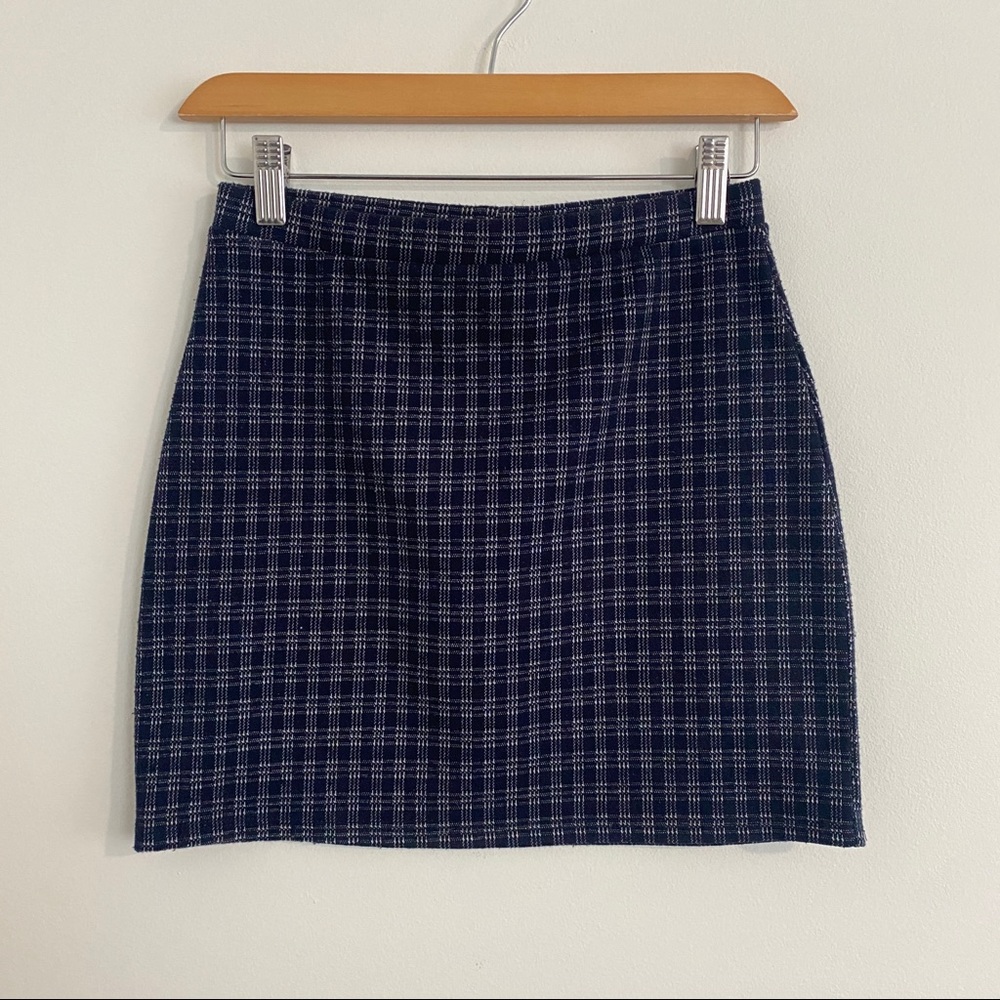 Forever 21 navy blue plaid mini skirt
